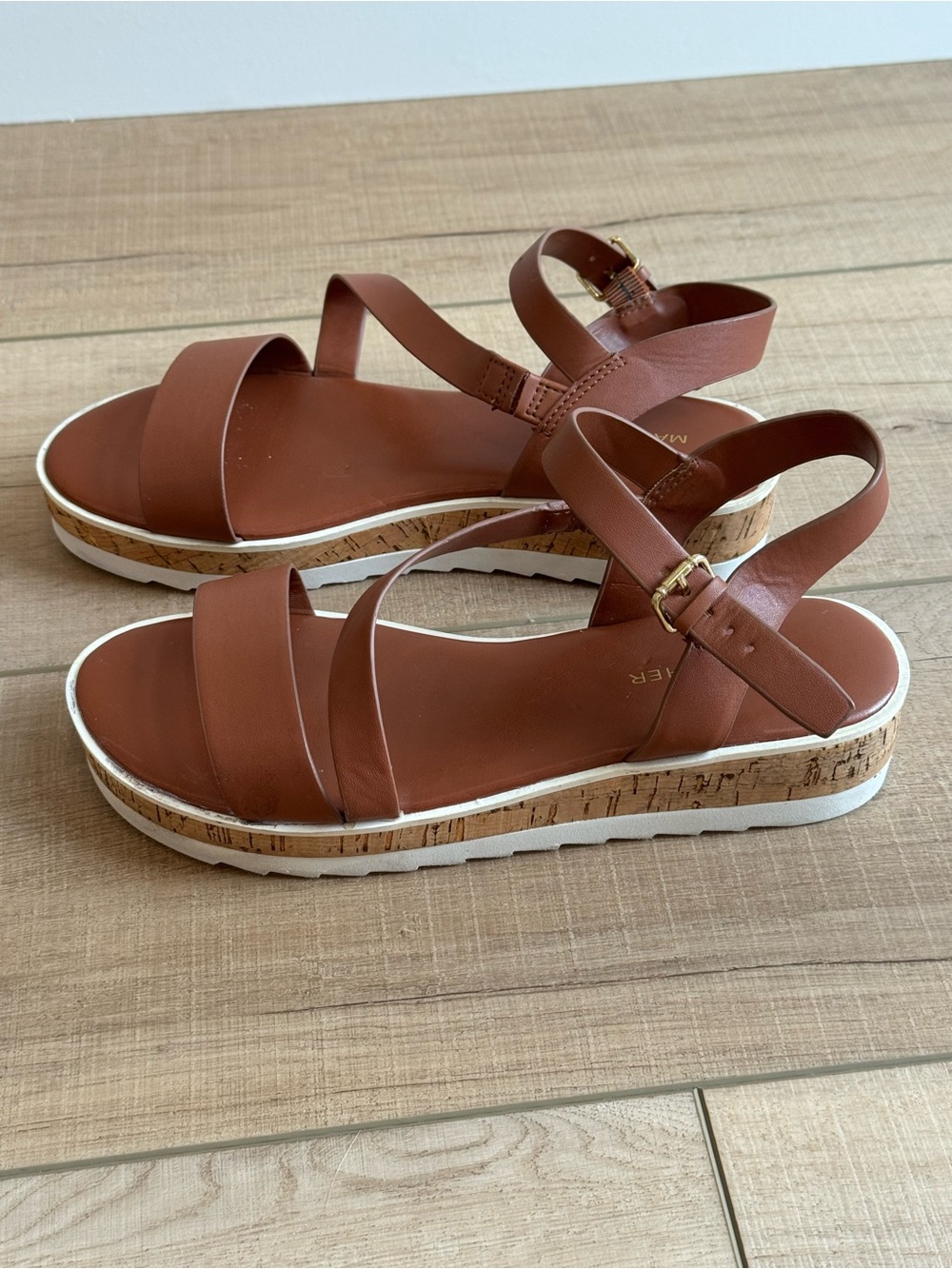 Marc Fisher Cognac Strappy Flat Sandals Brown Ankle Strap Women’s Size 7
